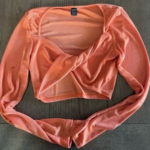 Cropped long sleeve with twist size 6